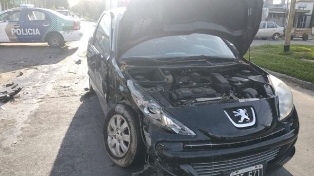 grave accidente en berisso: dos personas quedaron atrapadas y tuvieron que ser rescatadas