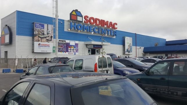 fue a hacer las compras a sodimac, dejo el auto en el estacionamiento y le robaron