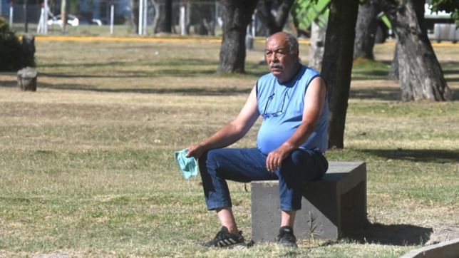 la plata esta bajo la influencia de una masa de aire caluroso y asi seguira el clima