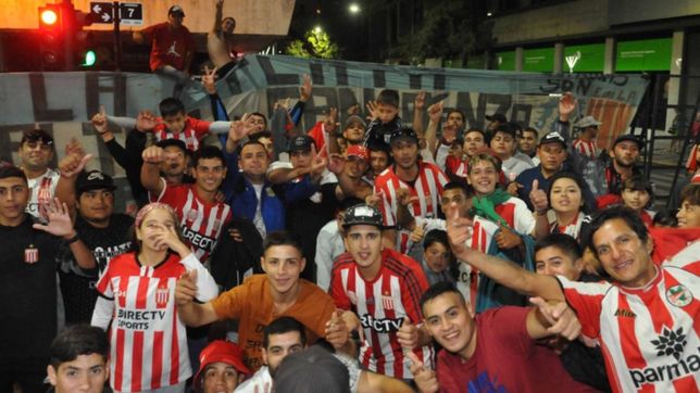 los hinchas de estudiantes coparon 7 y 50 para festejar un nuevo clasico