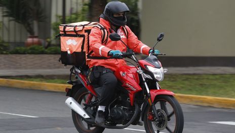 Cayó un ladrón acusado de engañar a un repartidor en La Plata para robarle la moto Cayó un ladrón acusado de engañar a un repartidor en La Plata para robarle la moto