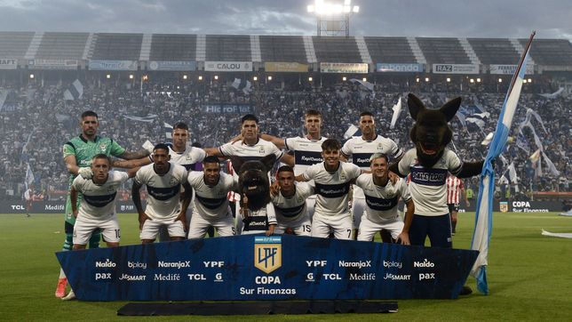 estuvo por irse de gimnasia, se arrepintio y ahora esta jugando sus ultimos partidos