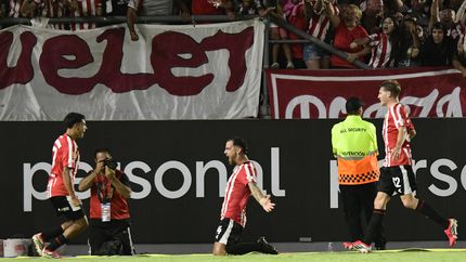 La IA predijo cómo le irá al Estudiantes del Cacique Medina en la Copa Libertadores