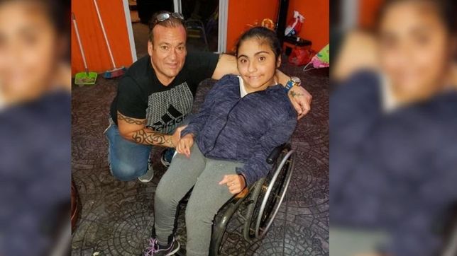 nacio prematura, tiene paralisis muscular y necesita una bici especial para su tratamiento