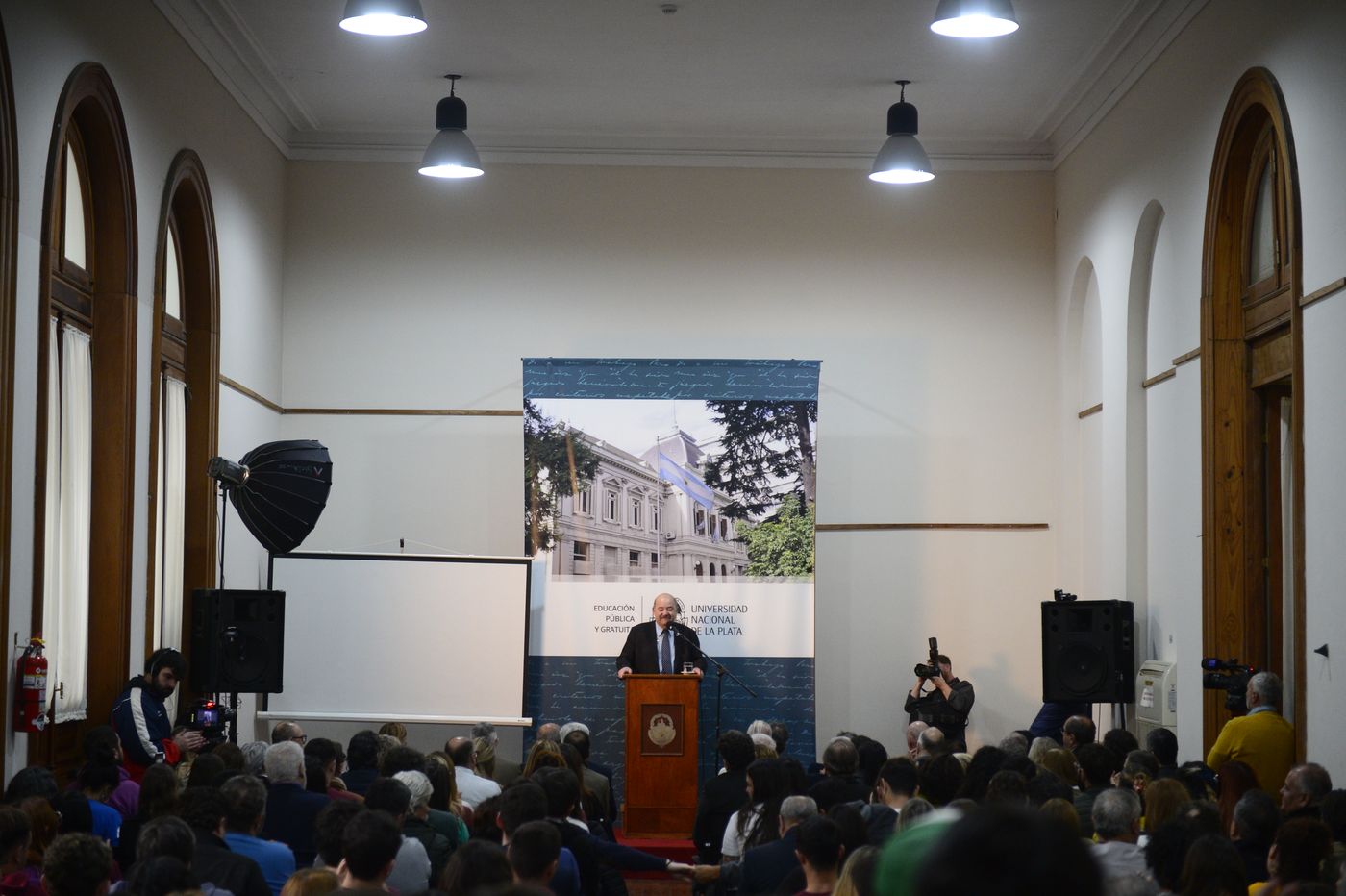 Fernando Tauber en el Rectorado, al anunciar la candidatura a presidente para un tercer mandato Fernando Tauber en el Rectorado, al anunciar la candidatura a presidente para un tercer mandato