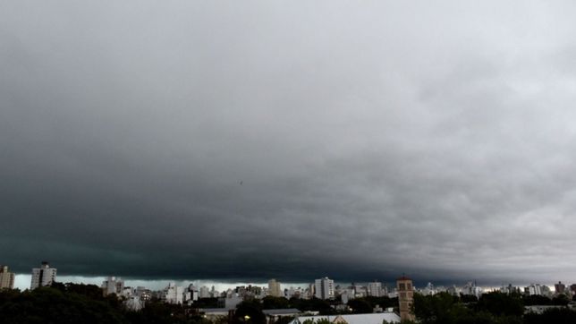 la plata cierra la semana en alerta por el calor y fuertes tormentas