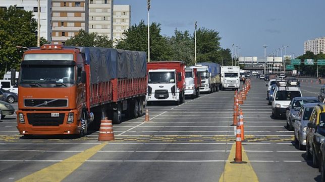 restringen la circulacion de camiones en la autopista y las rutas bonaerenses
