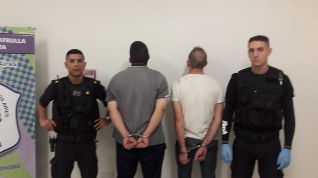 de meridiano v a la loma: robaron una camioneta, los persiguio la policia y terminaron presos