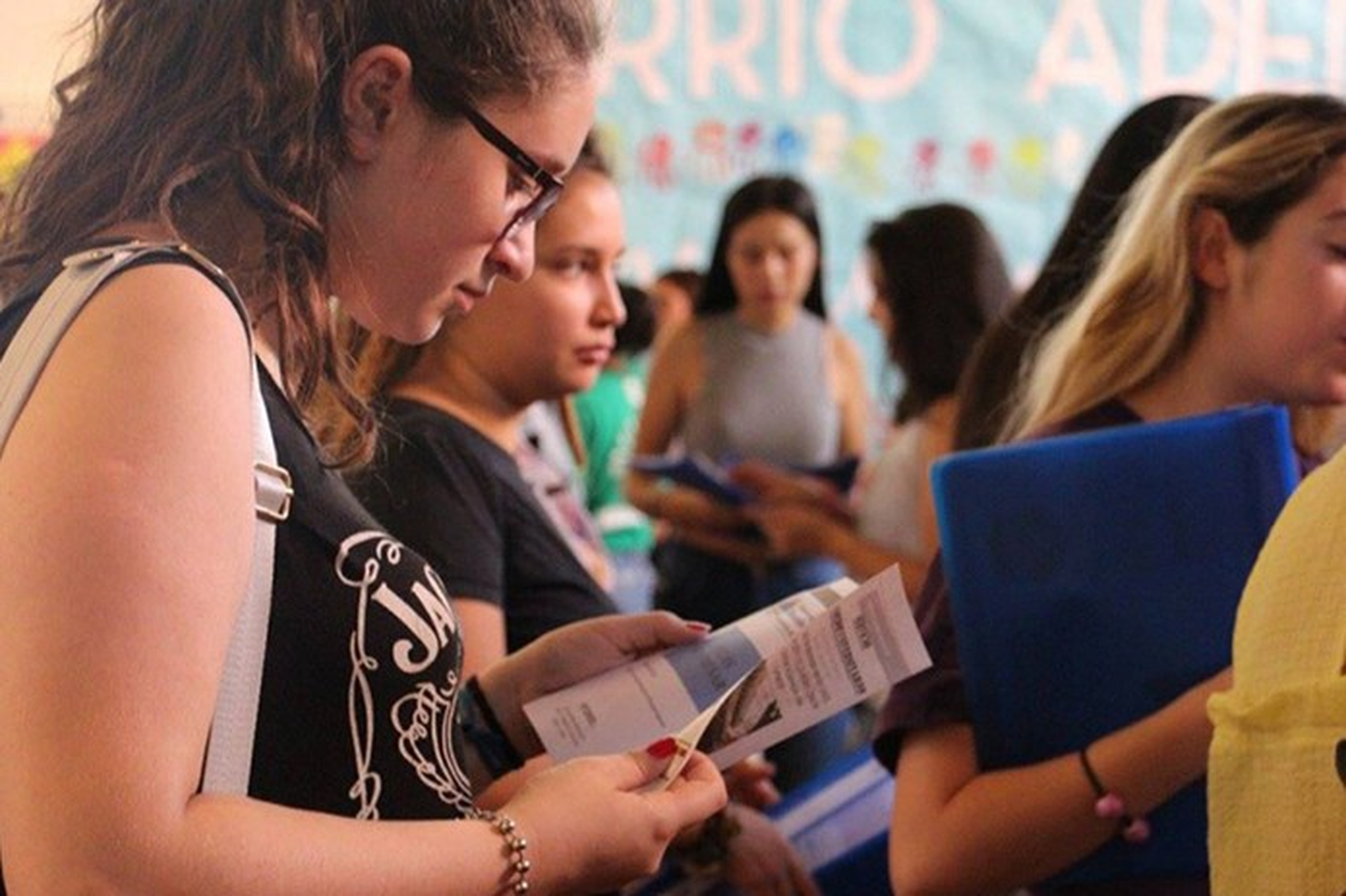 Las Becas Progresar con un recursos para asistir a los estudiantes que menos tienen. Las Becas Progresar con un recursos para asistir a los estudiantes que menos tienen.