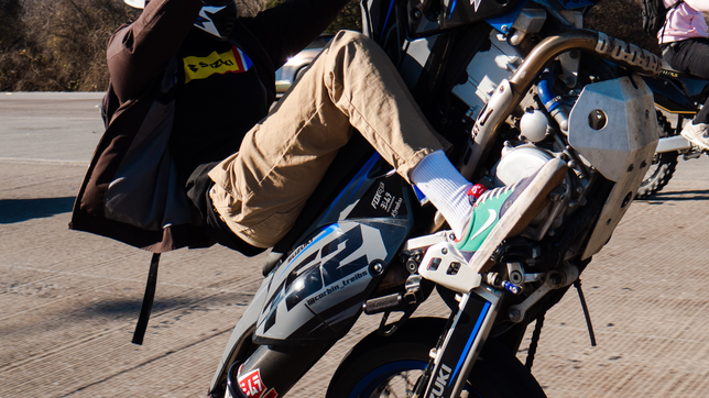 un chico hacia wheelie en la plata y atropello a dos nenas que terminaron internadas