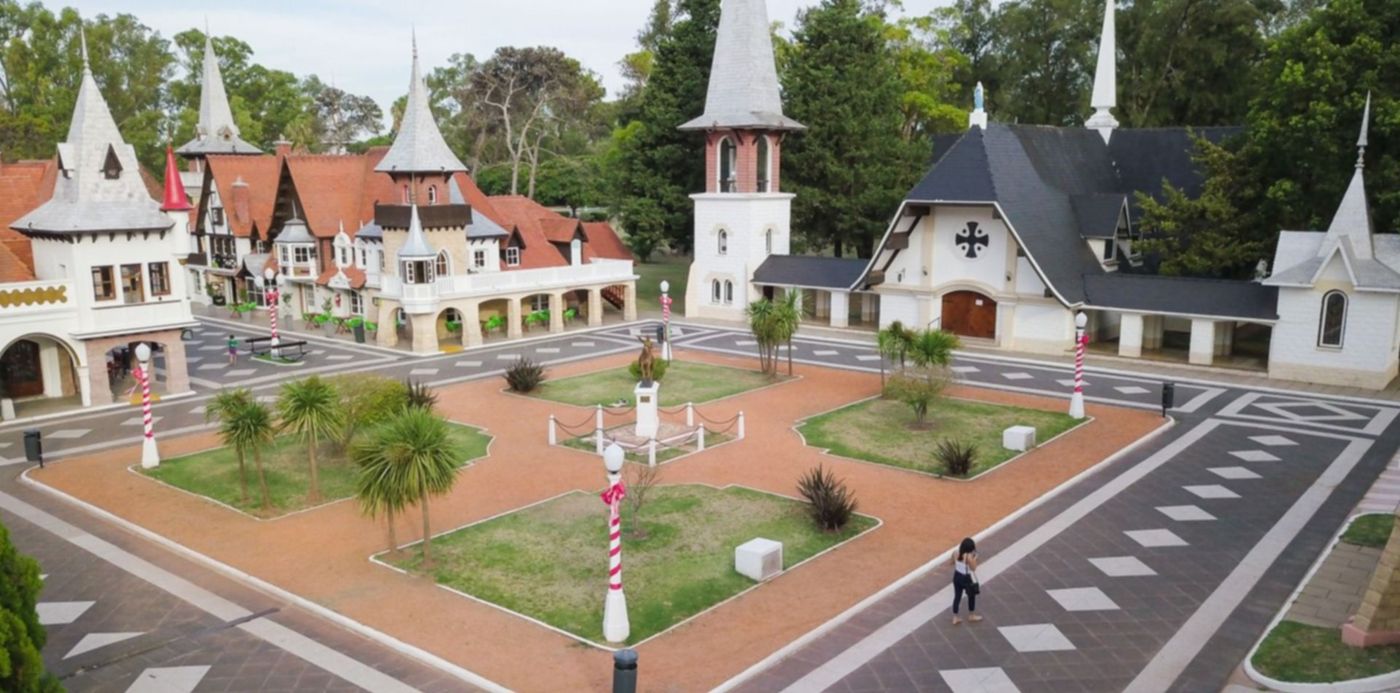 1535587076583.jpg?scaleY=1&oh=843&x=4&y=0&width=1489&ow=1500&height=745&rotate=0&scaleX=1&&cw=1920&ch=950