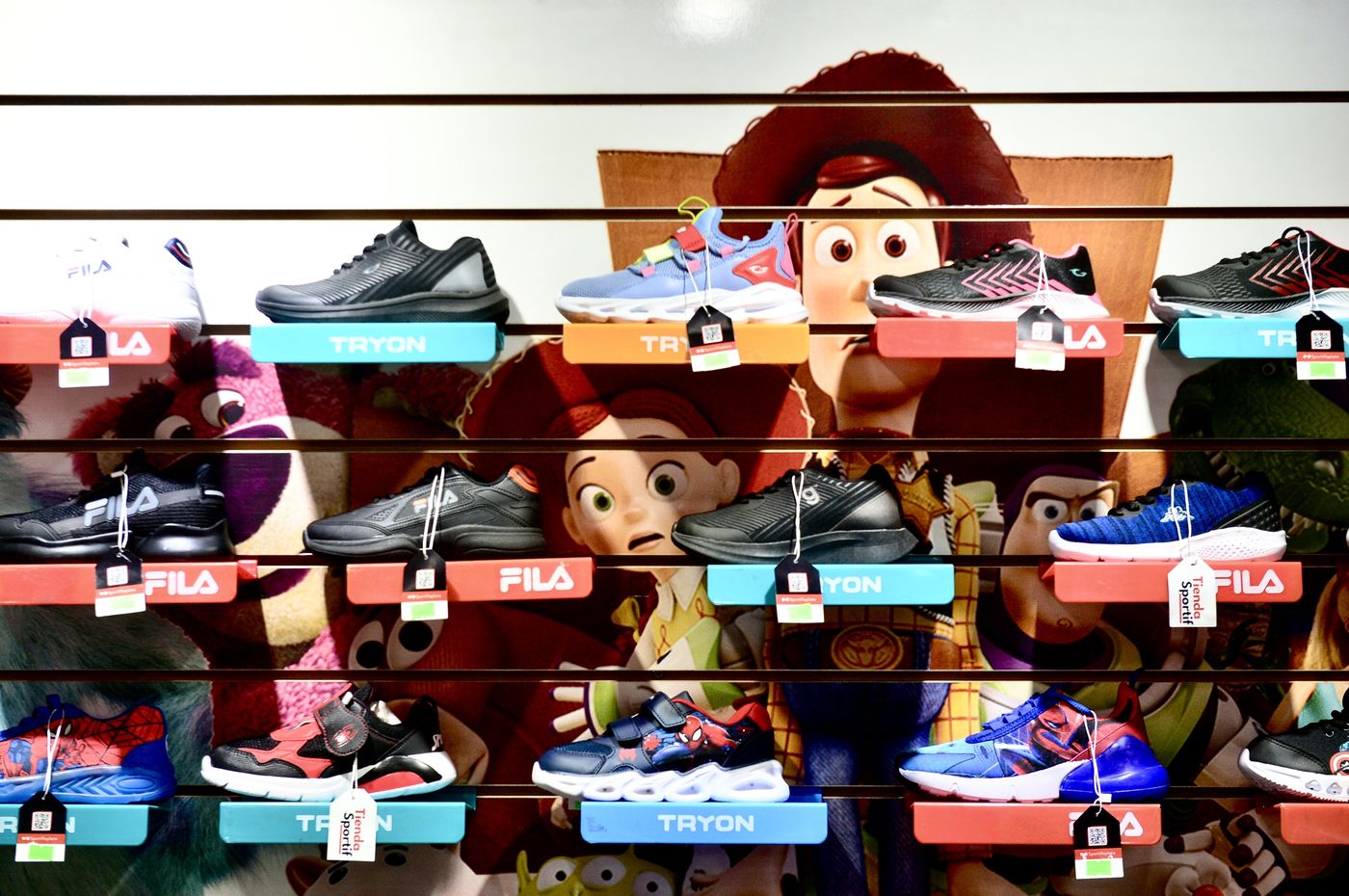 El dueno de Tienda Sportif confirmo por que cierra su negocio en La Plata y remata todo