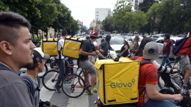 los glovers protestaron en 7 y 50 y mas tarde en la municipalidad: nos estan cazando