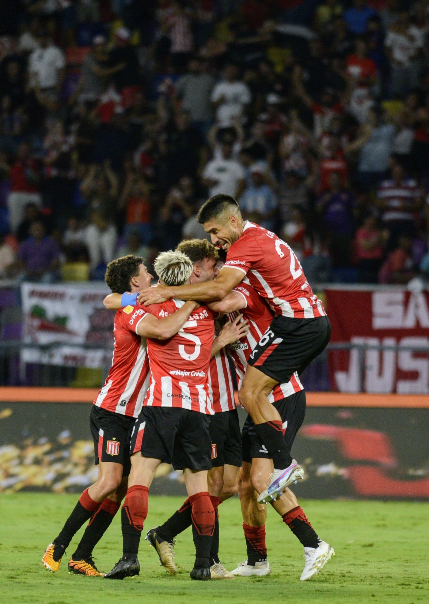 Estudiantes Velez Trofeo de Campeones gol 3.jpeg