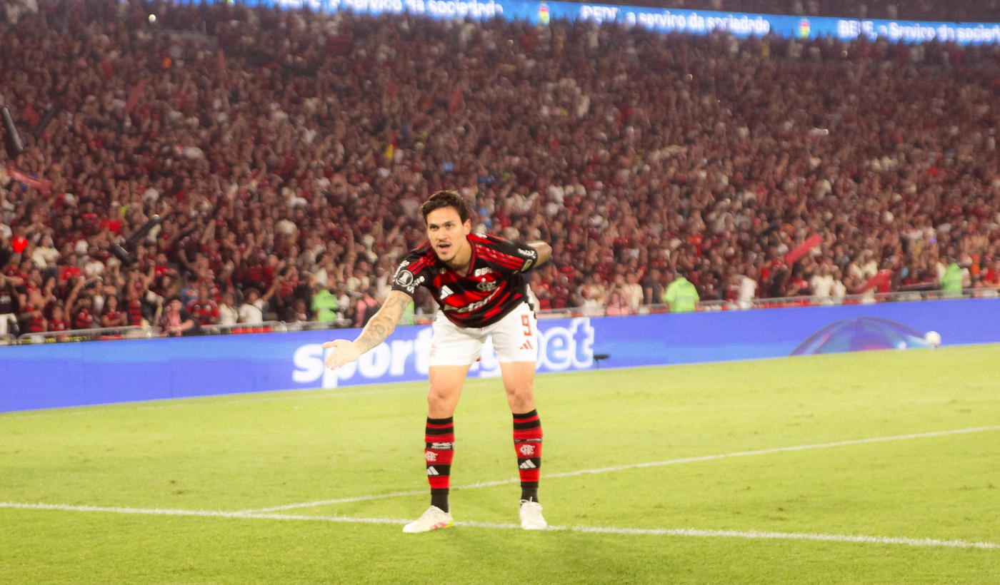 Flamengo le gana 2 a 0 a Estudiantes. Flamengo le gana 2 a 0 a Estudiantes.