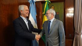 alak y el embajador de brasil fortalecen los vinculos de cooperacion entre la plata y curitiba alak y el embajador de brasil fortalecen los vinculos de cooperacion entre la plata y curitiba