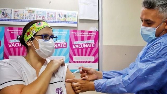 la provincia ya vacuno contra el covid a todos los trabajadores de la salud anotados
