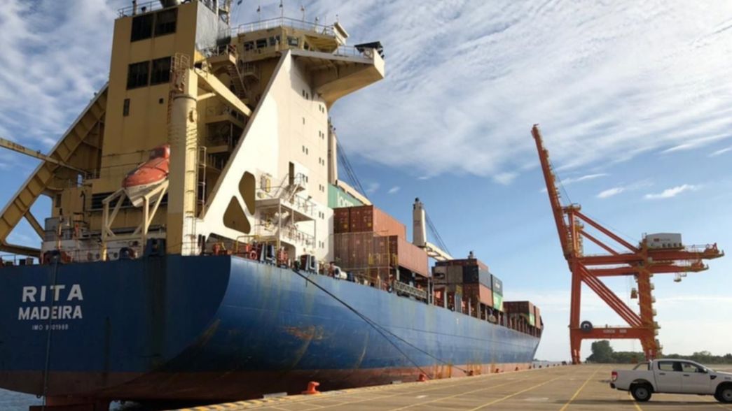 Llegó Rita desde Brasil, descargó 50 contenedores y revive el Puerto La Plata