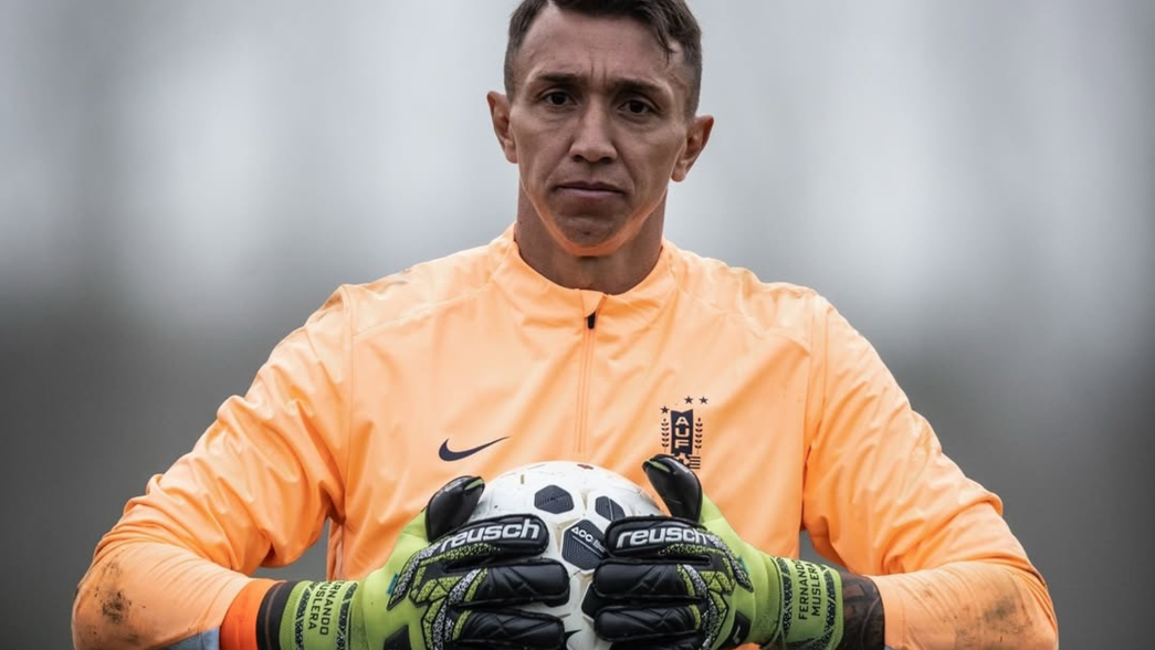 La decisión en la Selección uruguaya con Muslera que trae alivio en Estudiantes