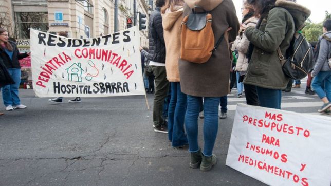 arranco el paro de medicos y en los hospitales solo se atienden urgencias
