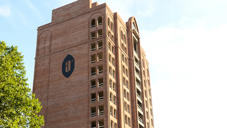 Realizaron un allanamiento en La Plata en medio de la causa ABES por estafas inmobiliarias Realizaron un allanamiento en La Plata en medio de la causa ABES por estafas inmobiliarias