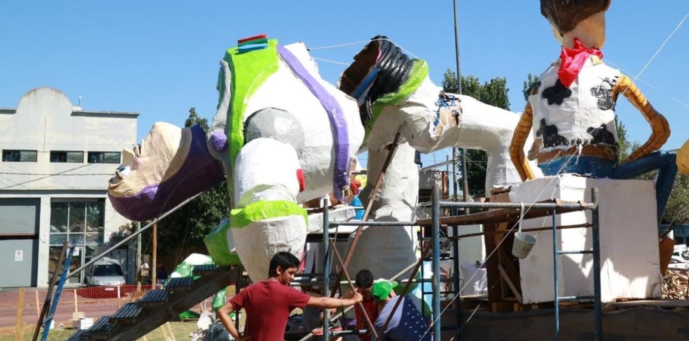 Muñecos de fin de año