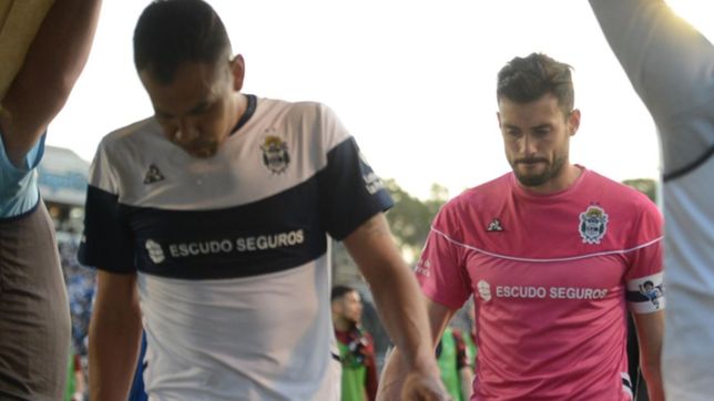 el gimnasia de maradona recibe a los suplentes de river buscando su primera victoria