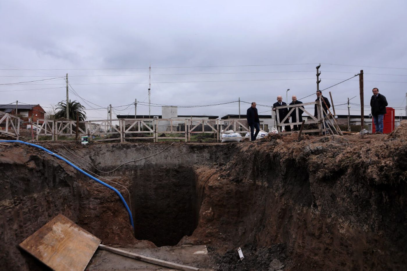 La construcción de la red de desagües cloacales abarca un importante sector del barrio.