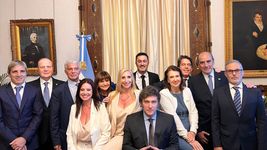 las primeras medidas de javier milei: recorte fiscal, 100% de presencialidad y revision de contratos las primeras medidas de javier milei: recorte fiscal, 100% de presencialidad y revision de contratos