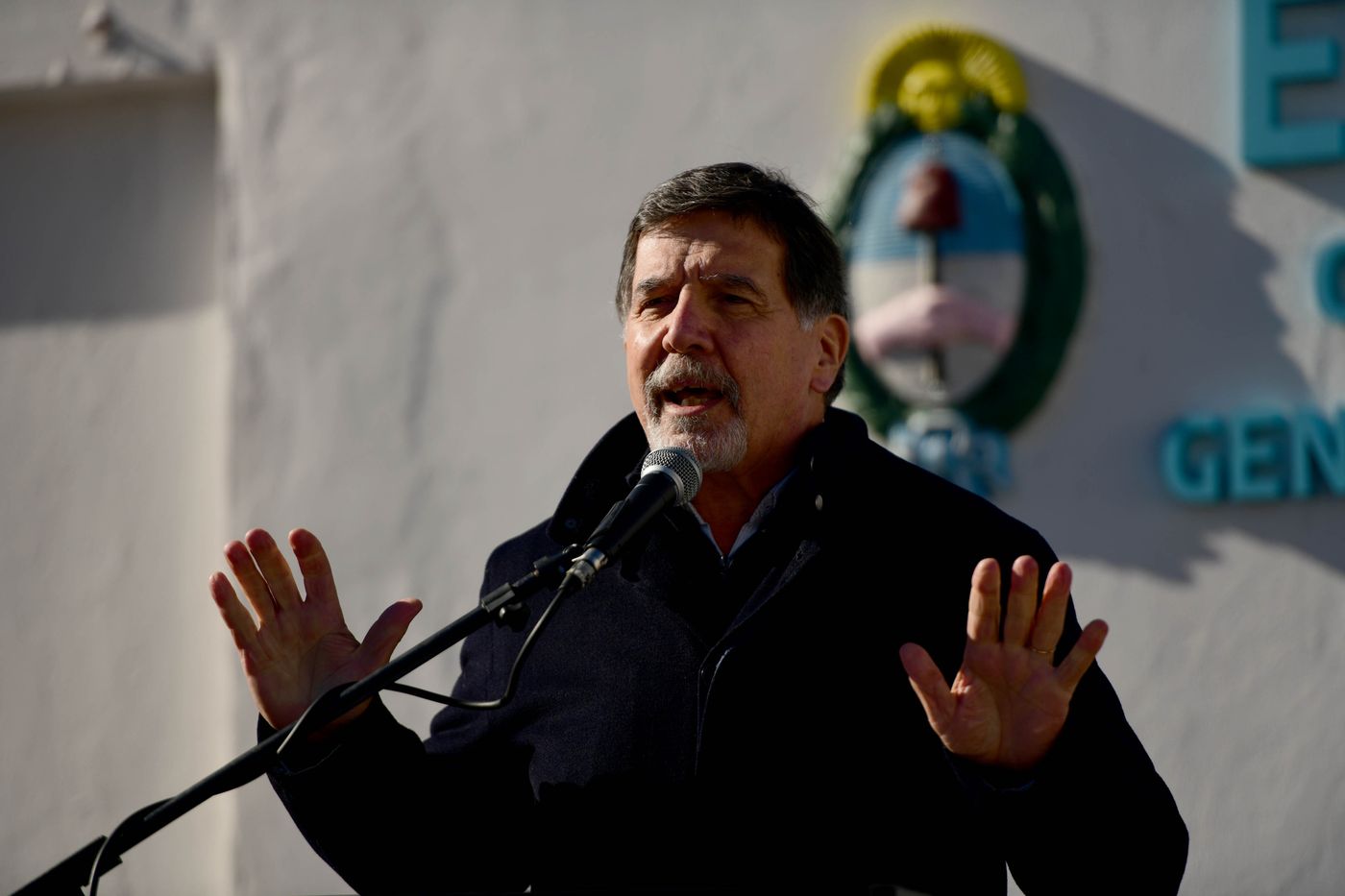 Para Alberto Sileoni, hay que impulsar la educaci&oacute;n inicial y la universitaria, sin la dicotom&iacute;a del "achique" que plantea el Gobierno