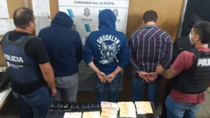 Cayó La banda de los chilenos, anulaban alarmas de autos para robar pertenencias