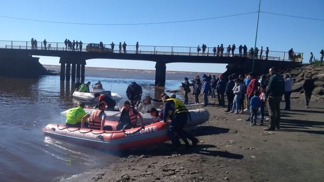 avion, motos de agua, guardacostas y el intendente: asi buscan a los dos pescadores