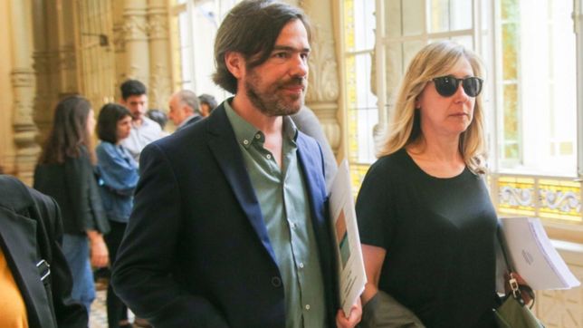 bregman y del cano desembarcan en la plata para un acto en la puerta de la legislatura