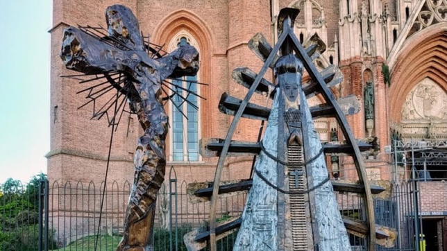 ultimo dia para visitar las replicas del vaticano que se exponen en la catedral de la plata