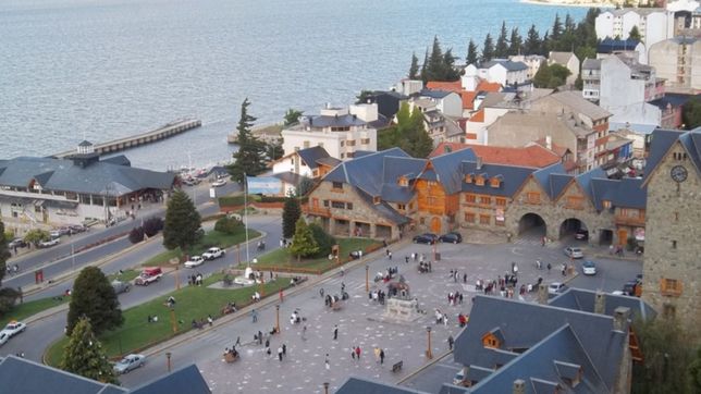 un joven de la plata viajo a bariloche, quedo varado por la cuarentena y abuso de una nena