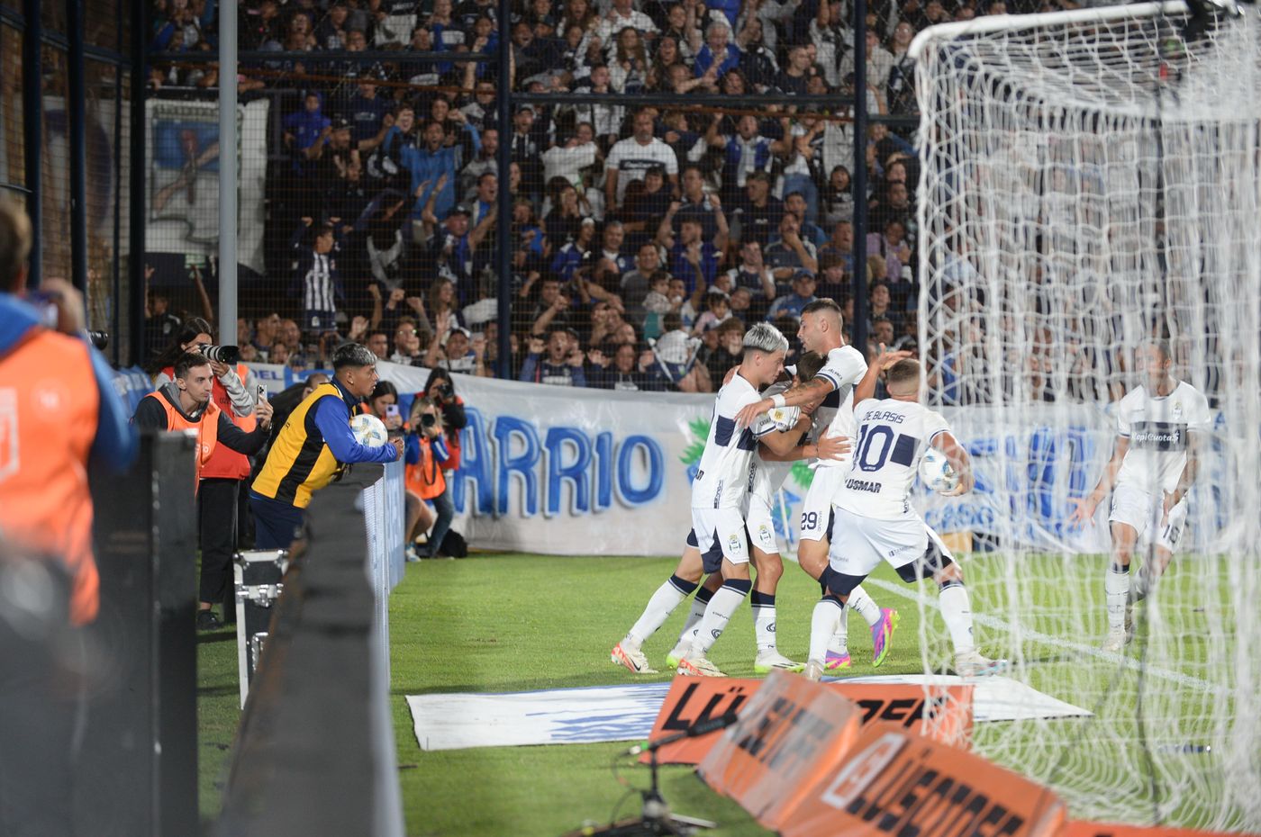 Gimnasia Huracan Dominguez gol 3.JPG