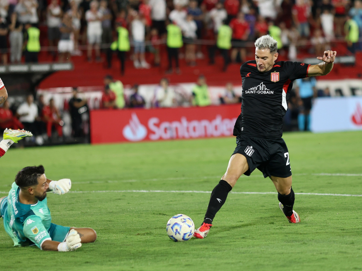 Estudiantes Huracán Alario.png