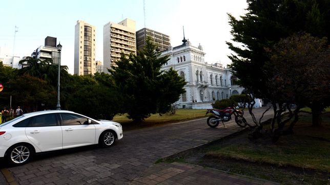 allanaron la municipalidad de la plata en el marco de la causa gestapo