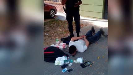 Los Hornos: violó una restricción perimetral, amenazó a su expareja y le robó