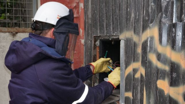 cervecerias, autoservicios y restobares: detectan conexiones clandestinas de luz