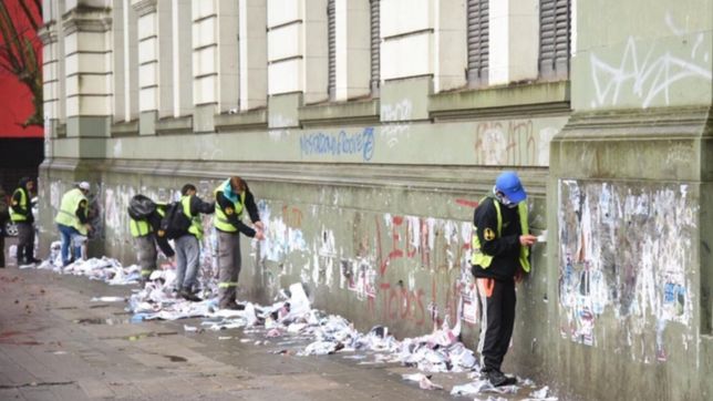 la comuna pidio que la campana se haga sin danar el patrimonio y salio a limpiar paredes