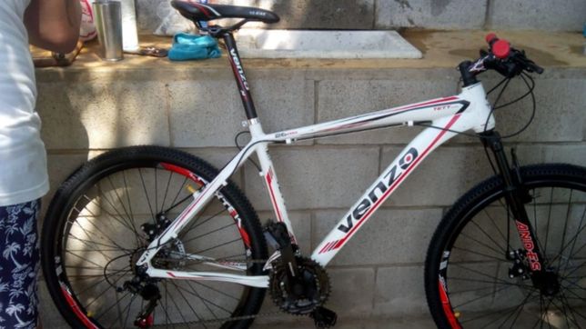 entraron a la casa y se robaron la bicicleta que los reyes magos le trajeron a su hijo