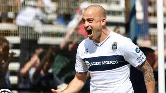 gimnasia visita a velez, con dos cambios obligados y otro tactico: tv, horario y formaciones