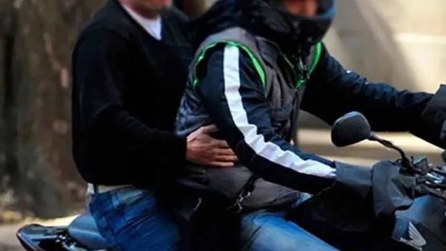 motochorros asaltaron a una remisera y la amenazaron con matarla