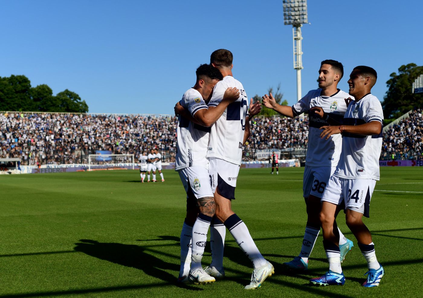Gimnasia Newells Festejo gol.jpg