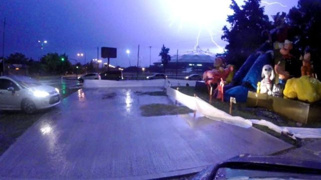 de una punta a la otra: la lista de momos de fin ano que sufrieron el paso del temporal