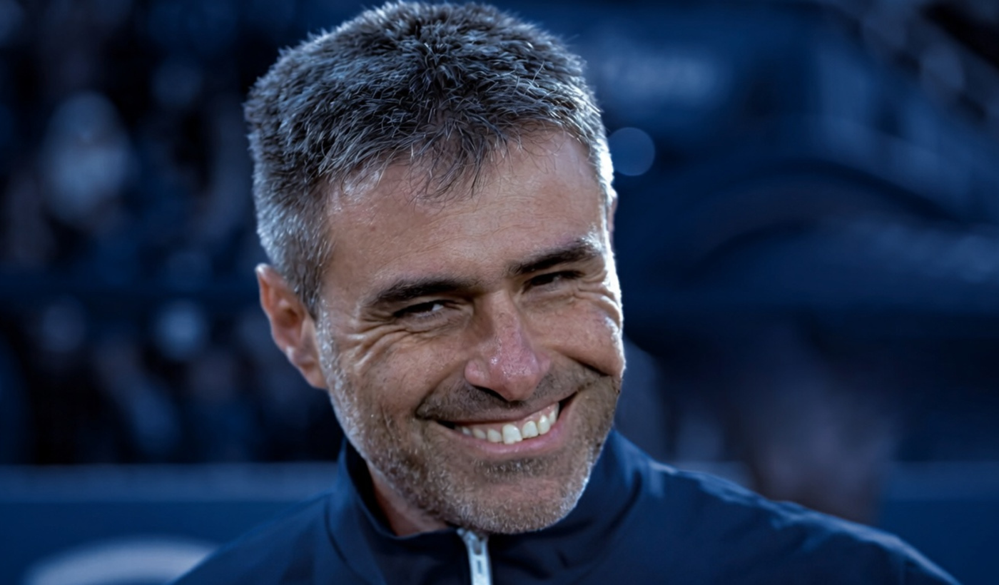 Julio Vaccari sonríe