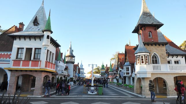 el agua de la republica de los ninos sigue sin poder ser consumida por los visitantes