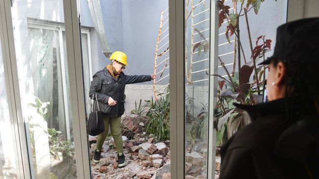 la angustia de la duena de la casa destruida por el incendio en el deposito de aloise