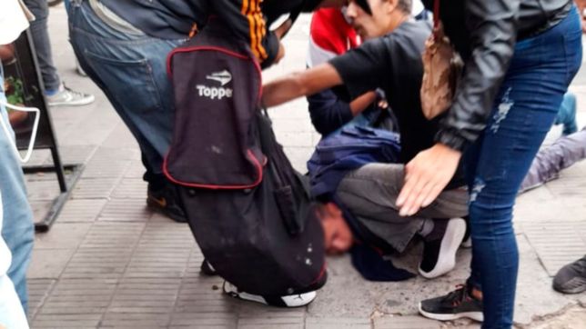 tension en el centro platense: asalto a una mujer con su bebe y lo agarraron los vecinos